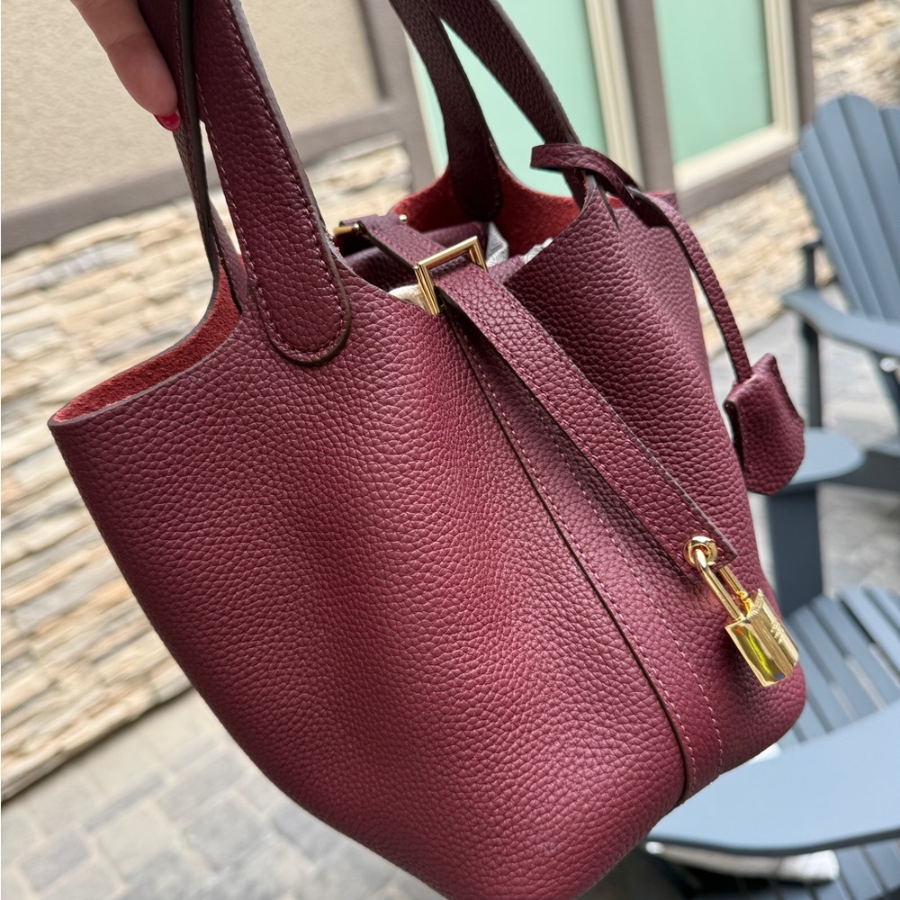 Elegant Burgundy Leather Bucket Bag